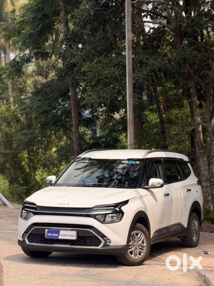 Kia Carens, 2022, Petrol