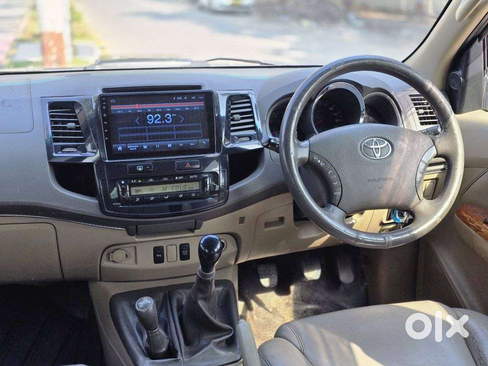 Toyota Fortuner 3.0 4x4 Manual, 2011, Diesel