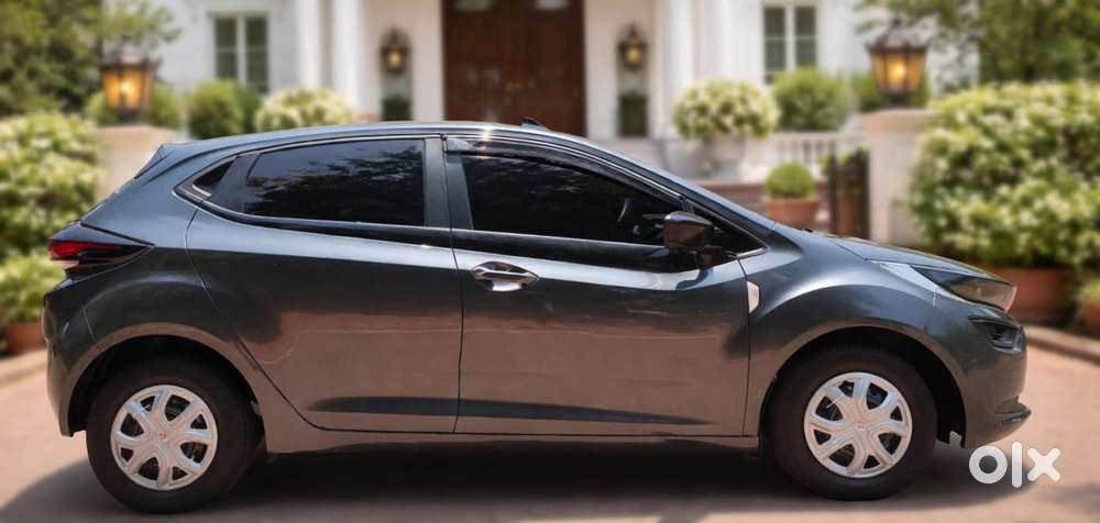 Tata Altroz 1.2 Xe, 2021, Petrol