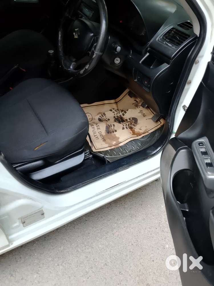 Maruti Suzuki Swift Lxi Bsiv, 2012, Petrol