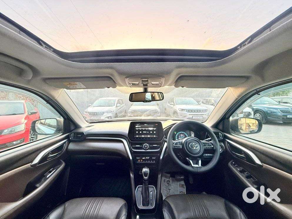 Toyota Urban Cruiser Hyryder 1.5 V Hybrid, 2023, Petrol