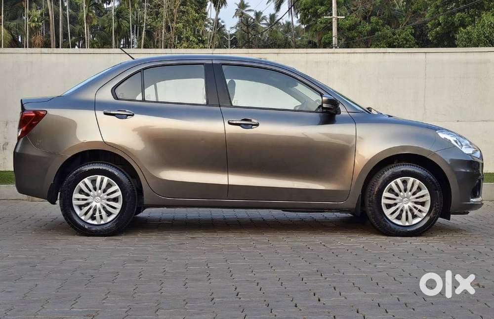 Maruti Suzuki Dzire 1.2 Vxi, 2022, Petrol