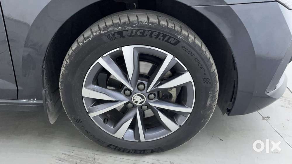 Skoda Slavia Style 1.0l Tsi Mt, 2022, Petrol