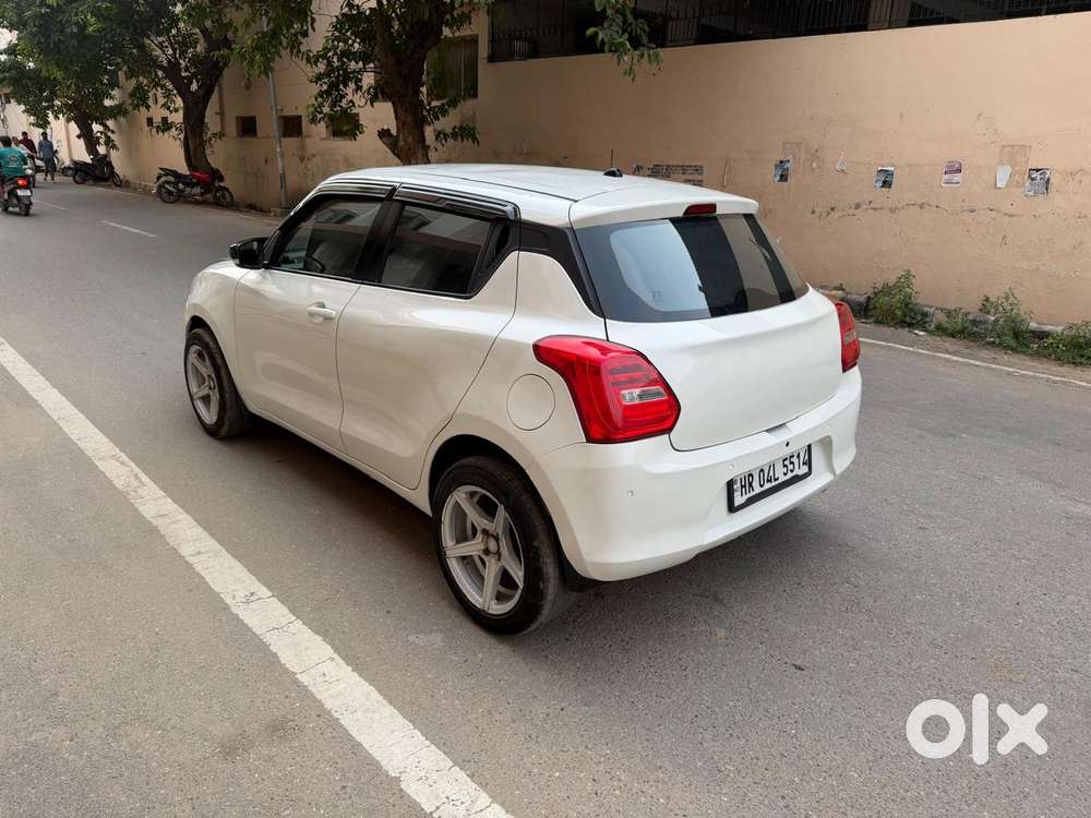 Maruti Suzuki Swift Vxi + Manual, 2024, Petrol