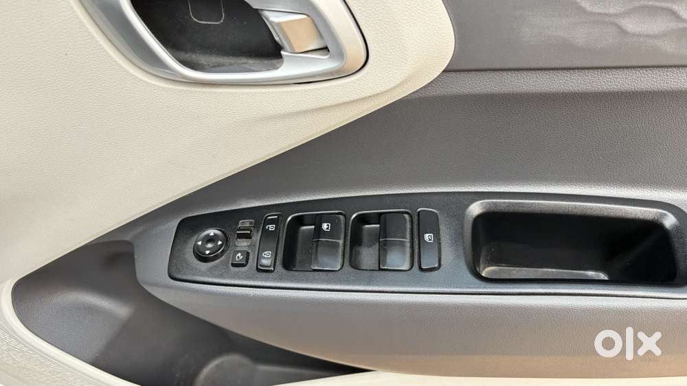 Hyundai Aura Sx (o) Manual, 2023, Petrol