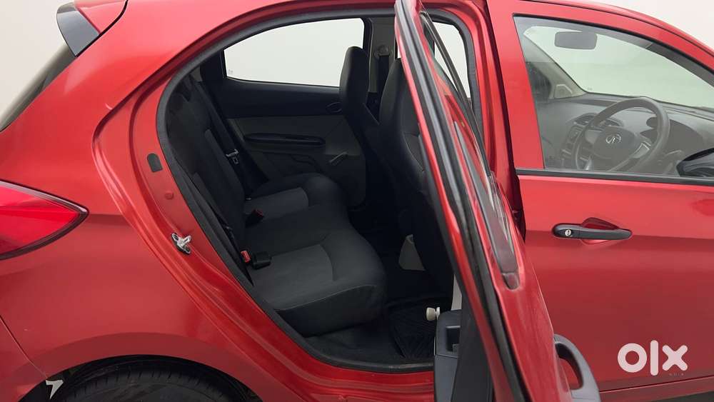 Tata Tiago 1.2 Revotron Xb, 2017, Petrol