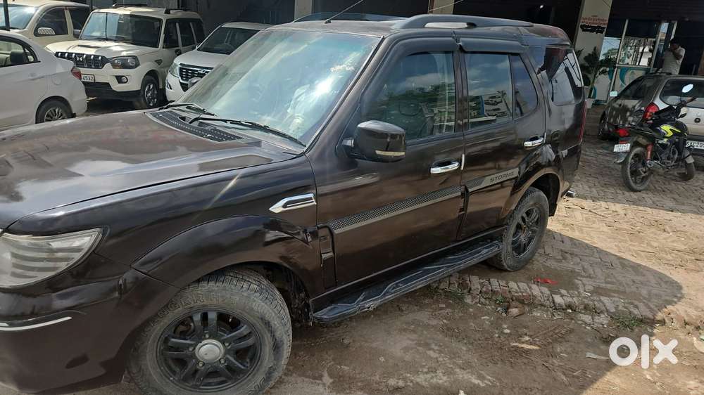 Tata Safari Storme, 2015