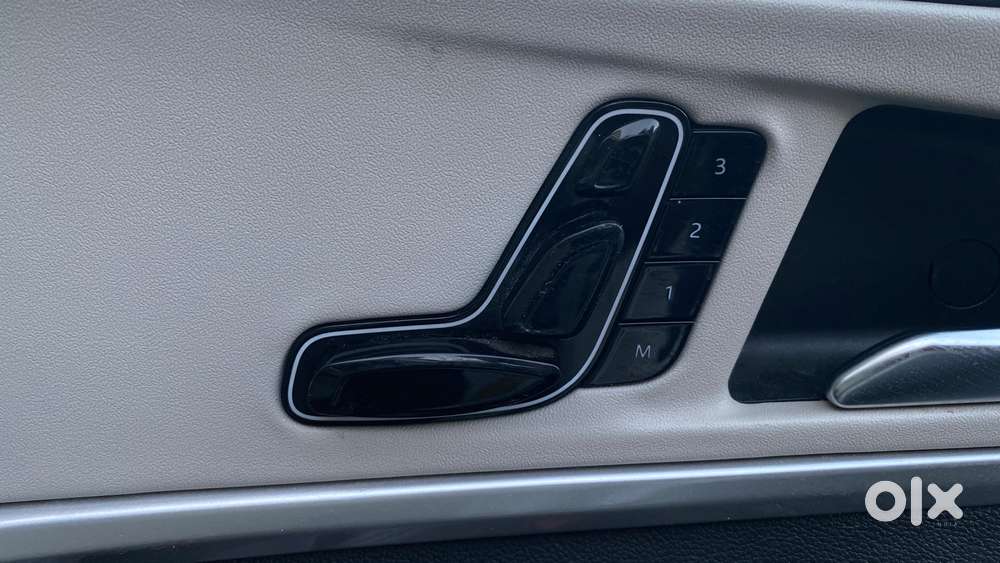 Mahindra Xuv700 2.2 Ax 7 Diesel At Luxury Pack Str, 2021, Diesel