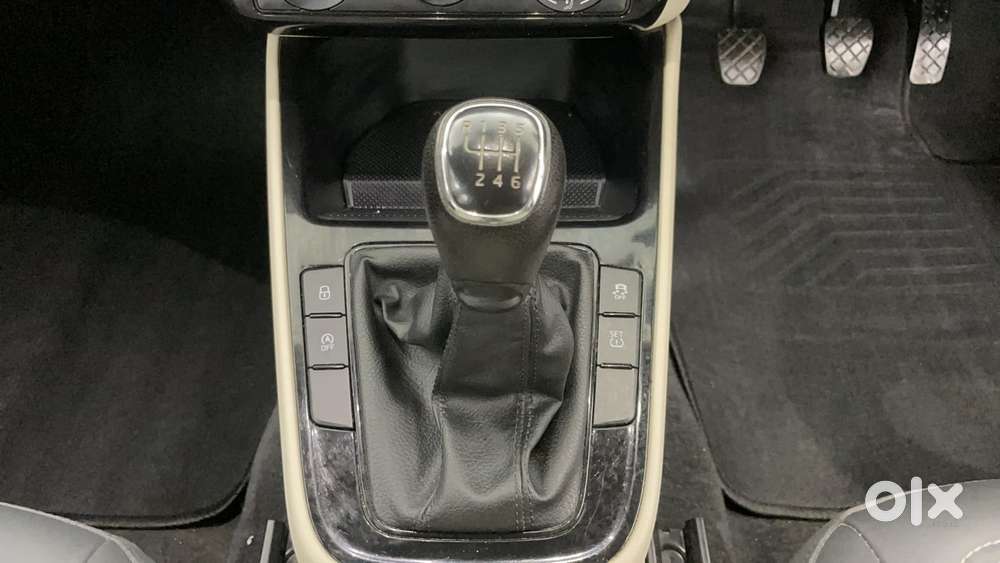 Skoda Slavia Active 1.0l Tsi Mt, 2022, Petrol