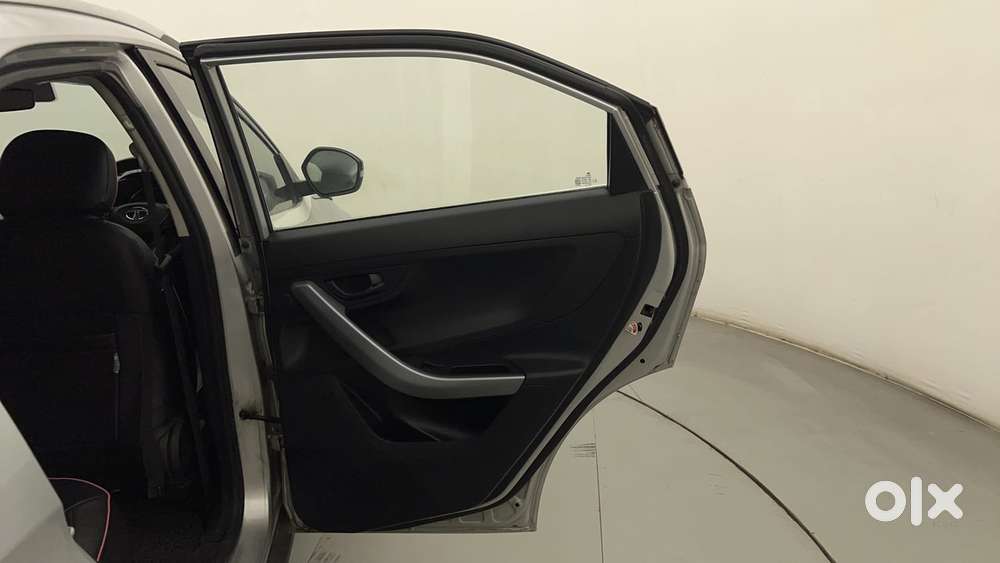 Tata Nexon 1.2 Revotron Xma Amt (s), 2021, Petrol