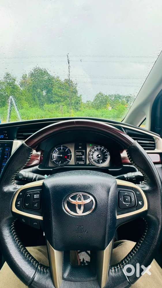 Toyota Innova Crysta Petrol 2016