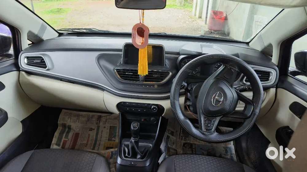 Tata Altroz 2022 December  Petrol 33000 Km Driven