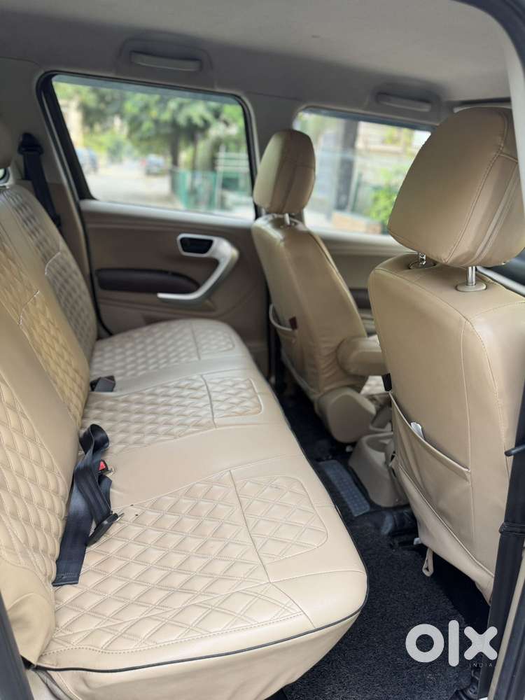 Mahindra Tuv 300 T8 Plus Amt, 2017, Diesel