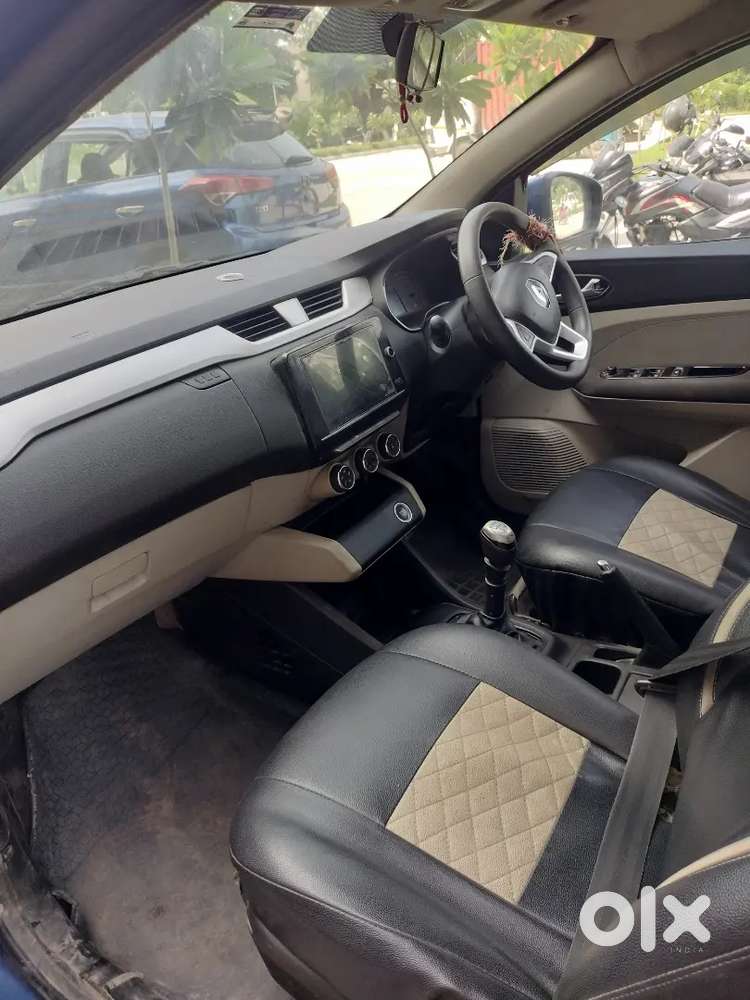 Renault Triber Rxz 2019 Petrol