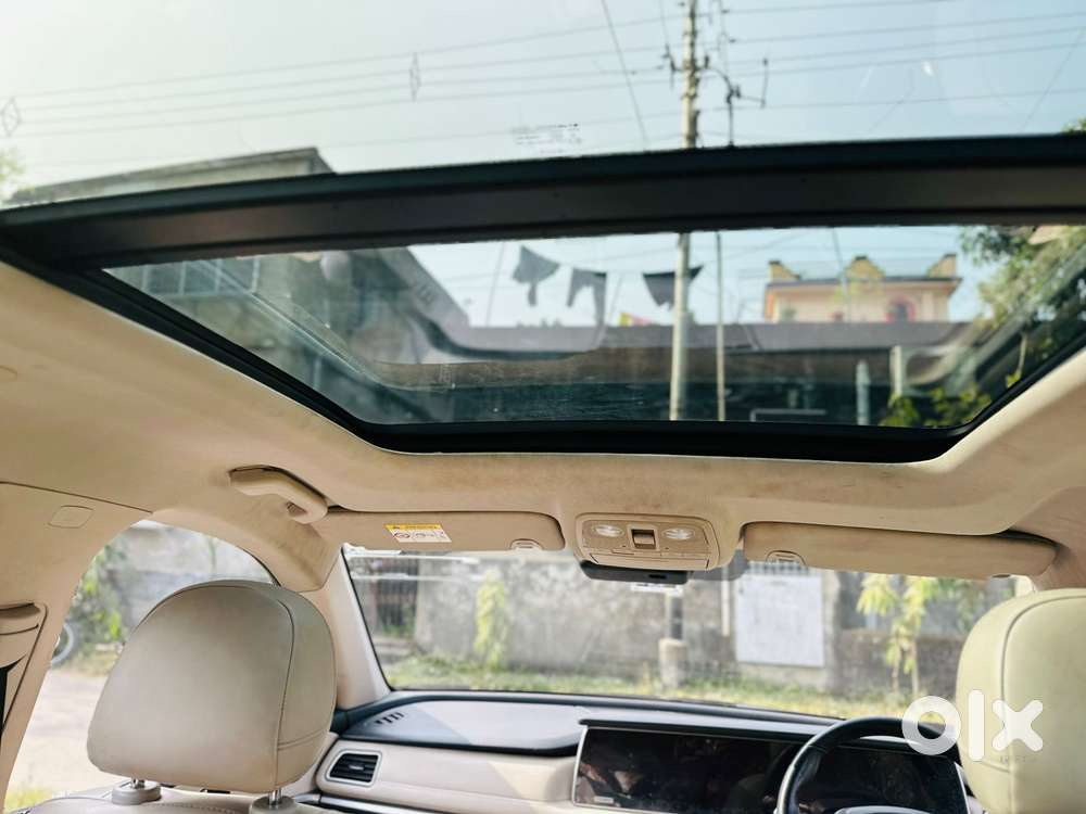 Mahindra Xuv700 2.0 Ax 7 Petrol Mt Str, 2022, Petrol