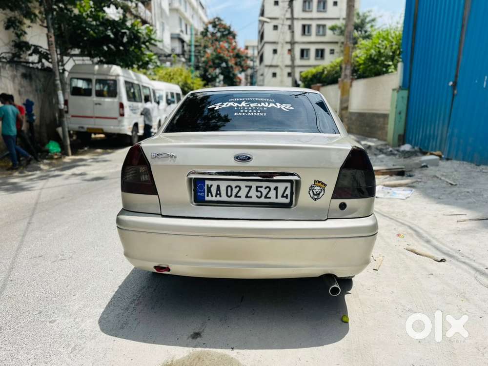 Ford Ikon 1.6 Zxi 2004