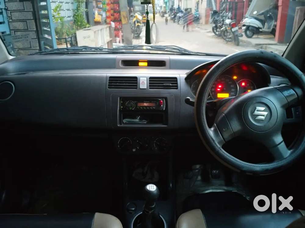 Maruti Suzuki Swift 2009 Diesel 132000 Km Driven