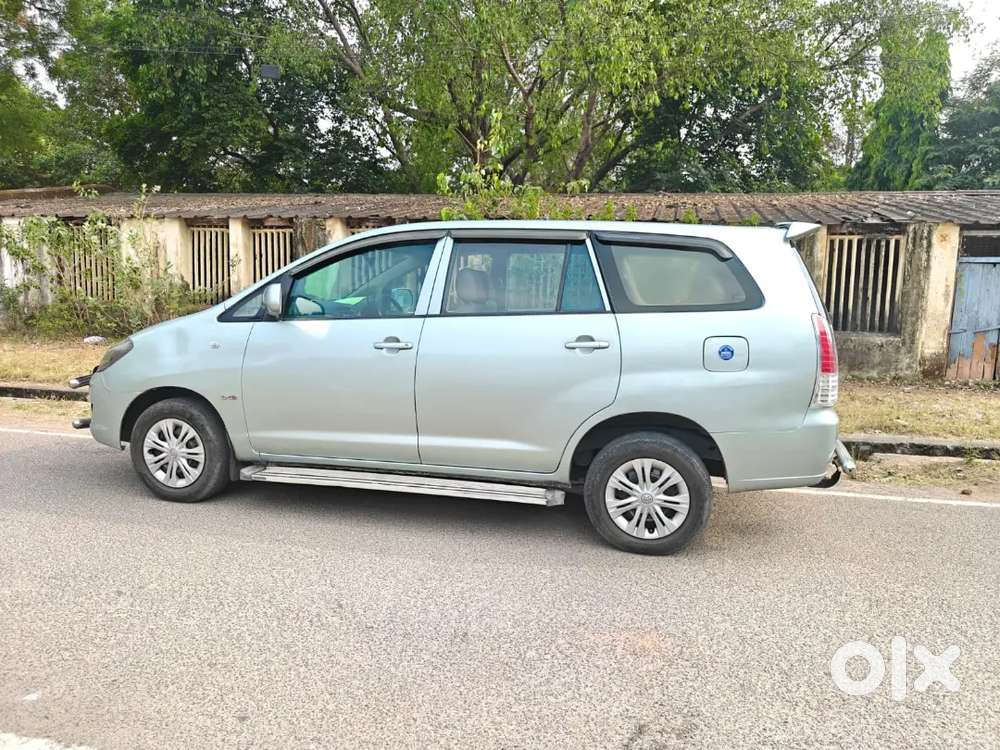 Toyota Innova 2008 Diesel Well Maintained Showroom Service.