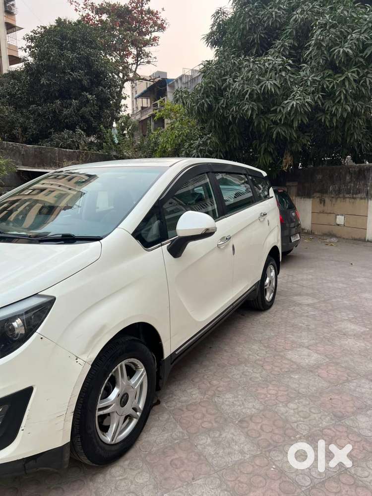 Mahindra Marazzo M6, 2018, Diesel