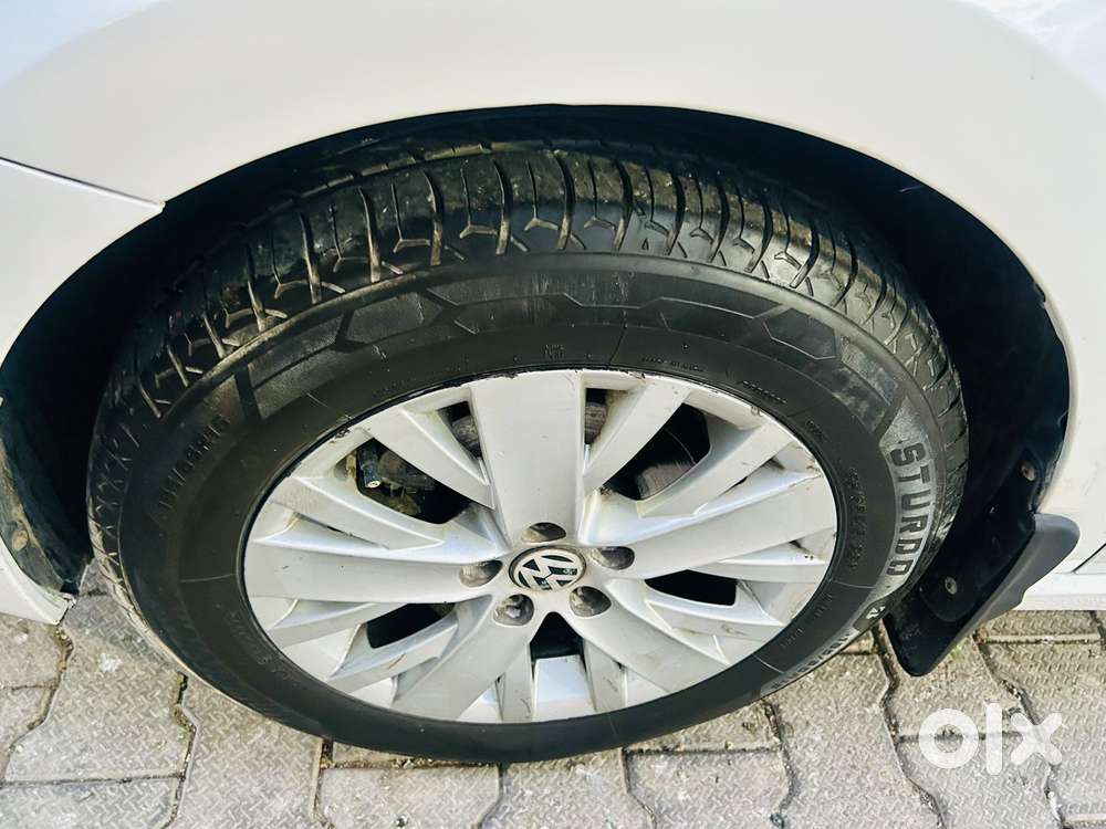 Volkswagen Vento 1.2 Tsi Highline Plus At, 2015, Petrol