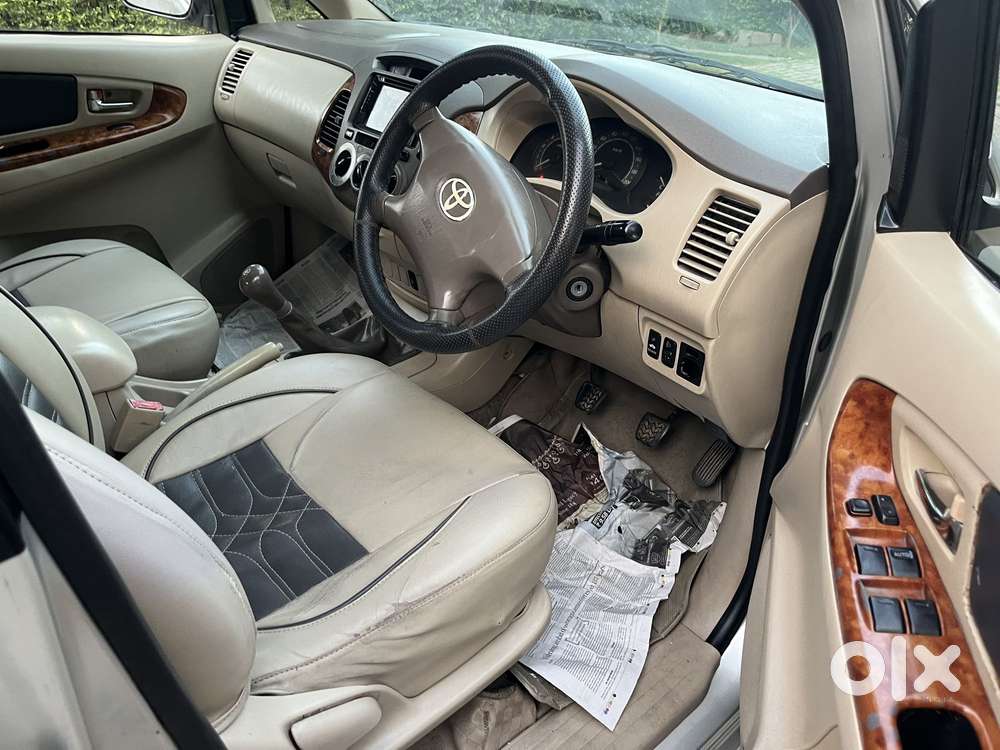 Toyota Innova 2004-2011 2.5 V Diesel 8-seater, 2008, Diesel