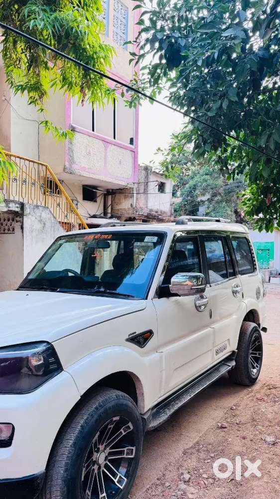 Mahindra Scorpio Classic 2014 Diesel 100000 Km Driven