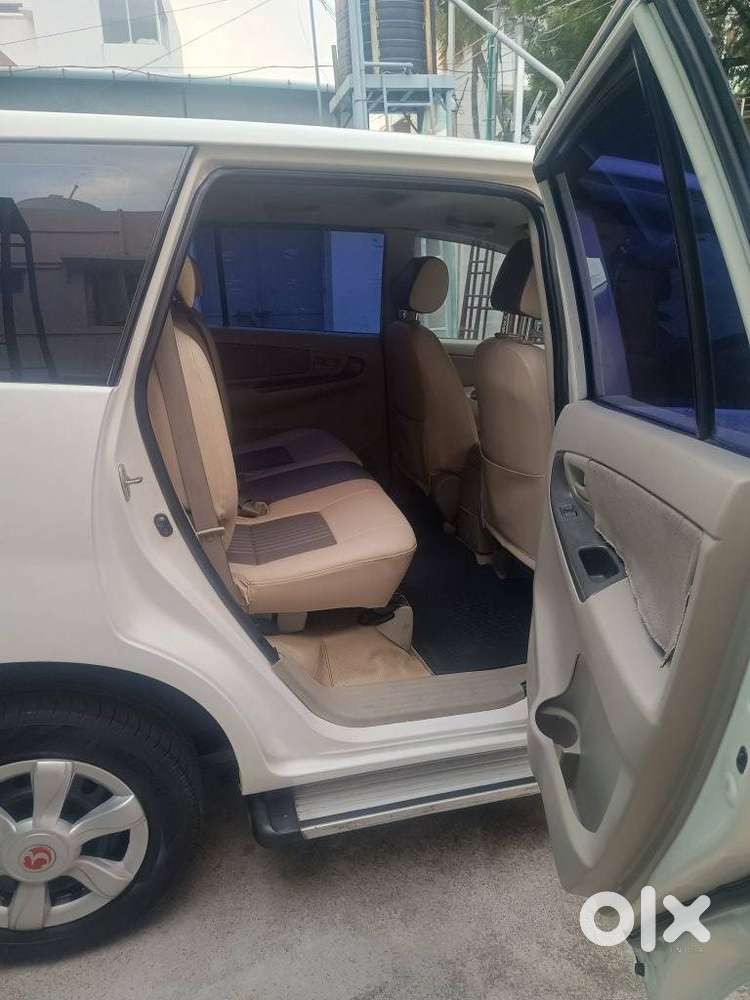Toyota Innova 2.5 G (diesel) 7 Seater Bs Iv, 2010, Diesel