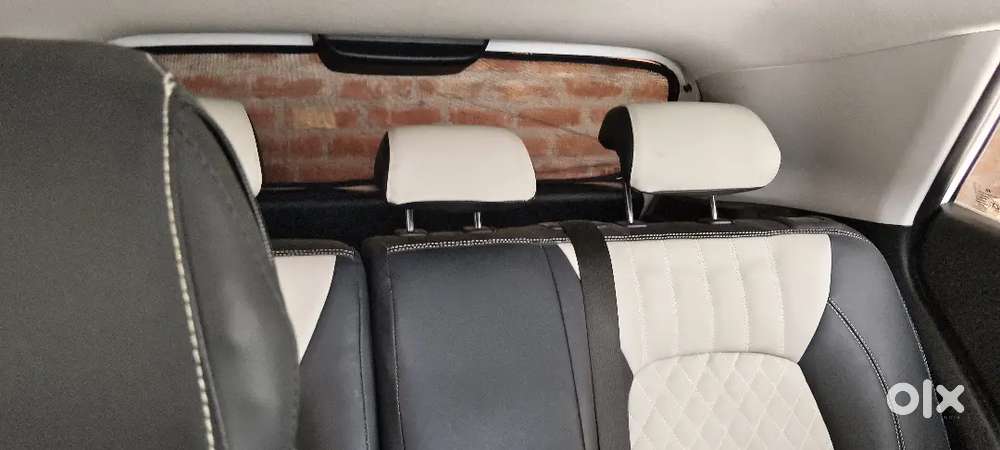 Hyundai Venue E Plus 2024 Petrol 6800 Km Driven With Sunroof