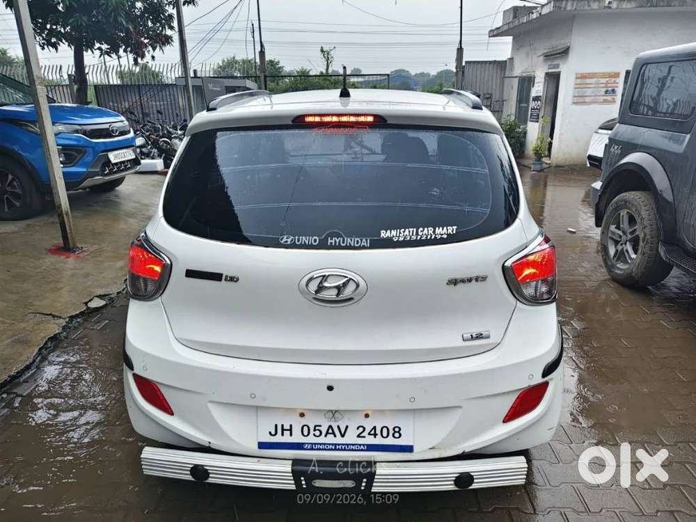 Hyundai Grand I10 Sportz, 2013, Petrol