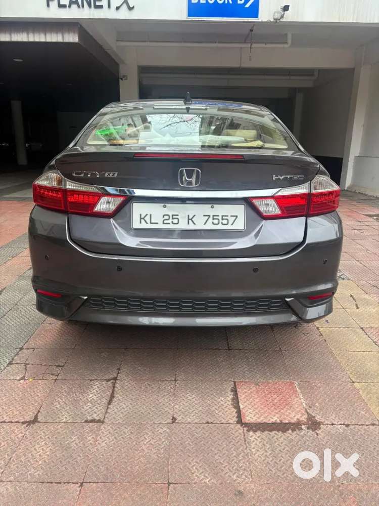 Honda City 2017 Zxi Petrol Automatic  Well Maintained- Doctor Owned.