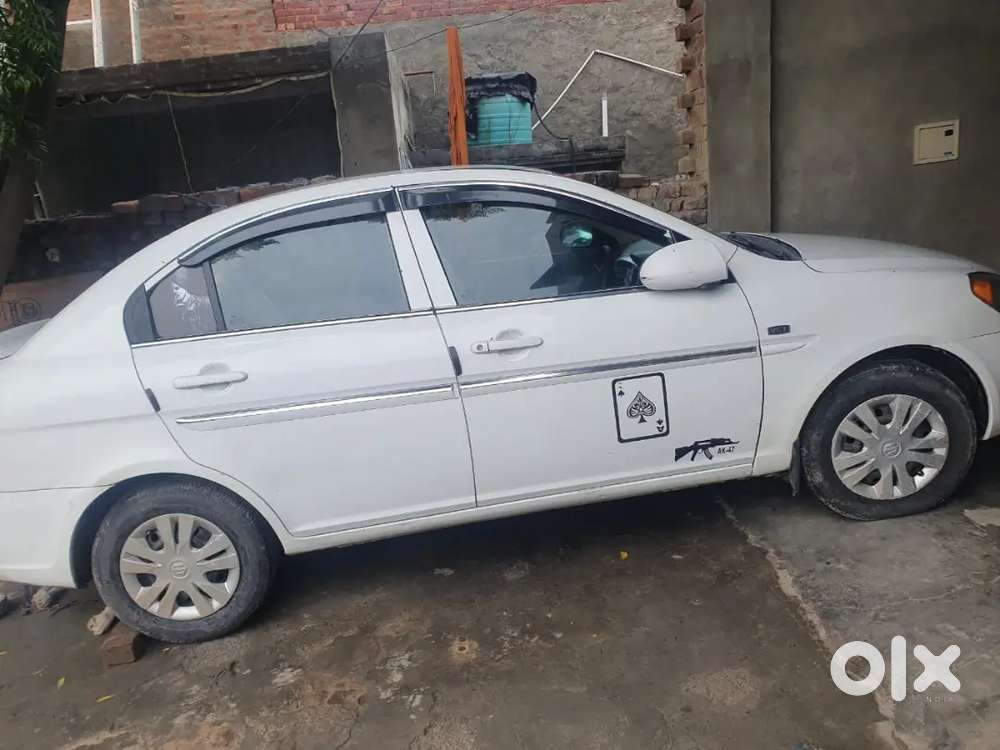 Hyundai Verna 2010 Diesel 180000 Km Driven