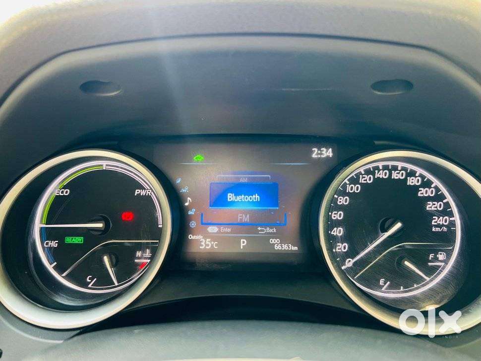 Toyota Camry Hybrid, 2019, Petrol