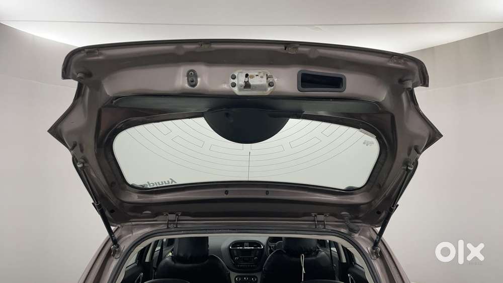 Tata Tiago Xza, 2018, Petrol