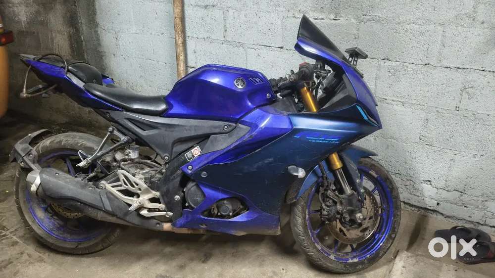 Yamaha R15-v4