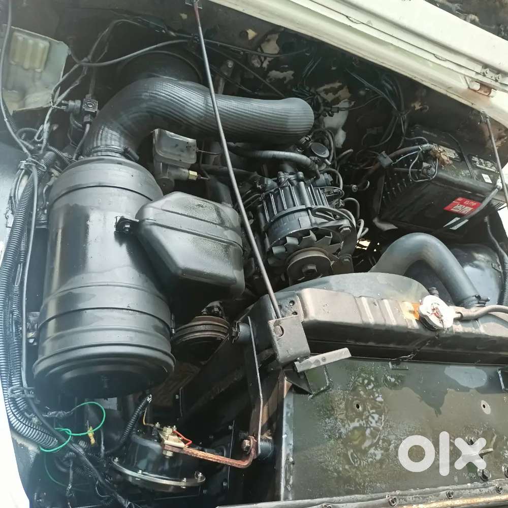 Mahindra Armada 2000