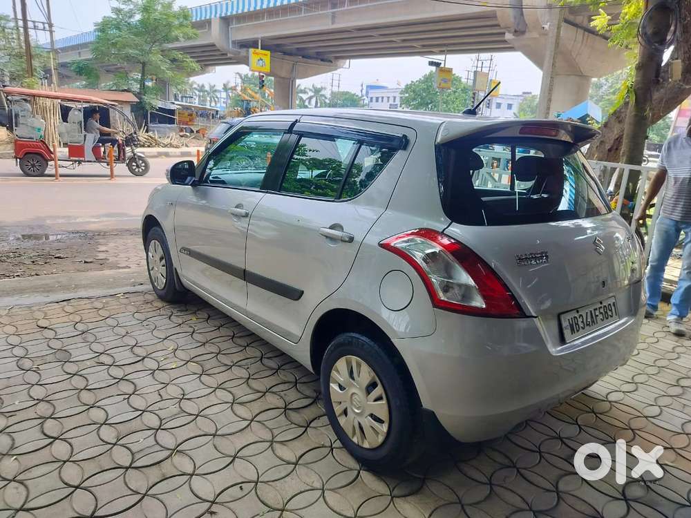 Maruti Suzuki Swift Vxi 1.2 Abs Bs-iv, 2013, Petrol