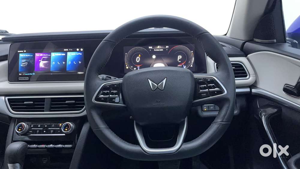 Mahindra Xuv700 2.0 Ax 7 Petrol At Luxury Pack Str, 2023, Petrol