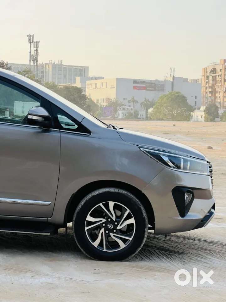 Toyota Innova Crysta [2020-ongoing] 2.4 Vx 8 Str, 2022, Diesel