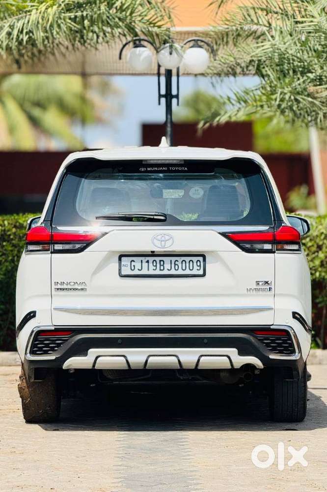 Toyota Innova Hycross 2.0 Zx (o) Hybrid 7 Str, 2024, Petrol