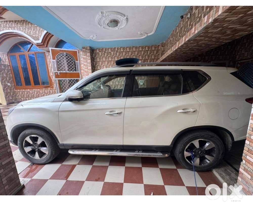 Mahindra Alturas G4 4x4 2019