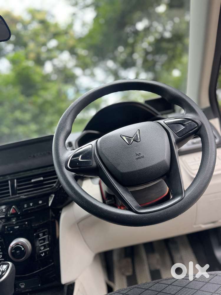 Mahindra Xuv 3xo Mx1 Pm Mt, 2024, Petrol