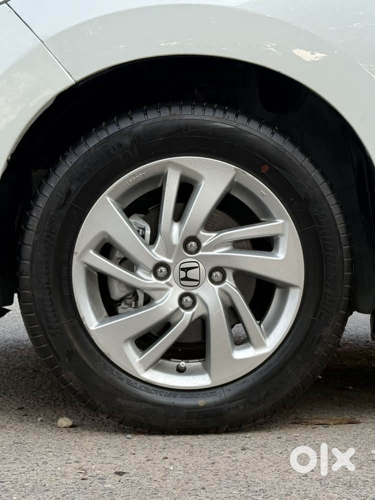 Honda Jazz V Automatic, 2017, Petrol