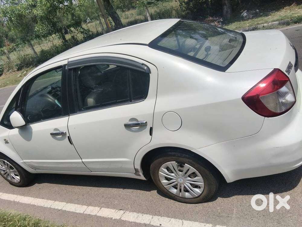 Maruti Suzuki Sx4 Vxi Bsiv, 2013, Petrol