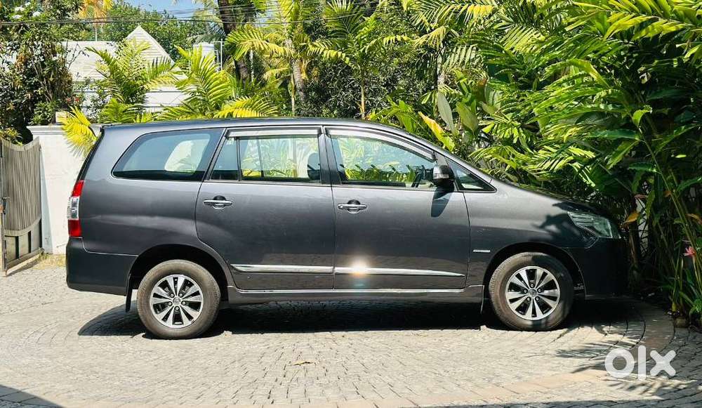Toyota Innova 2.5 Vx 7 Seater Bs Iv, 2015, Diesel