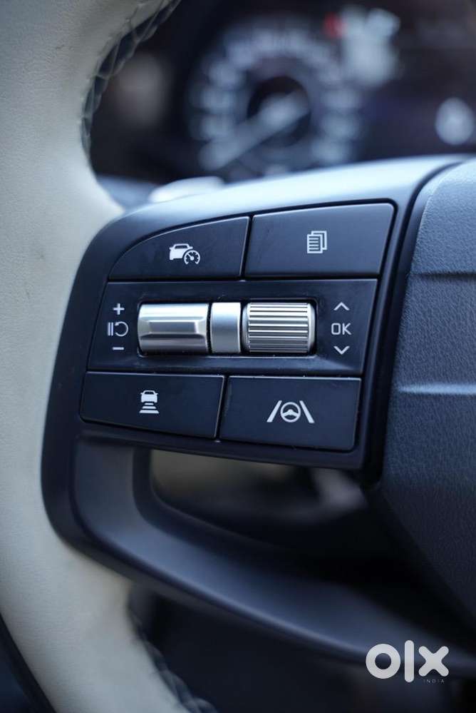 Kia Carens Clavis 2025 Petrol Well Maintained