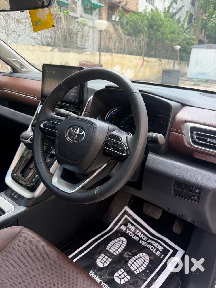 Toyota Innova Hycross 2.0 Zx Hybrid 7 Str, 2024, Petrol