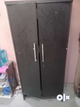 Olx on sale wooden wardrobe