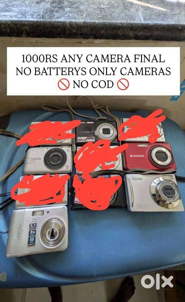 Y2K DIGITAL CAMERAS