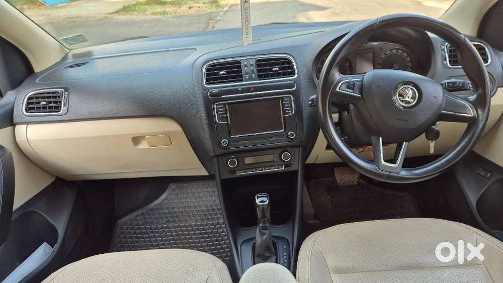 Skoda Rapid 1.6 Mpi At Style, 2017, Petrol