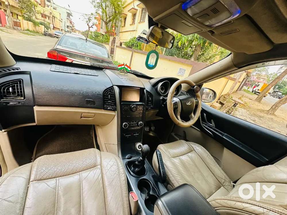 Very Good Condition Car Xuv. W10 Sunroof